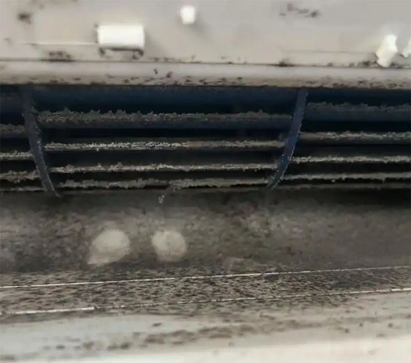 上蔡空调吹的风有股烧焦味是怎么回事